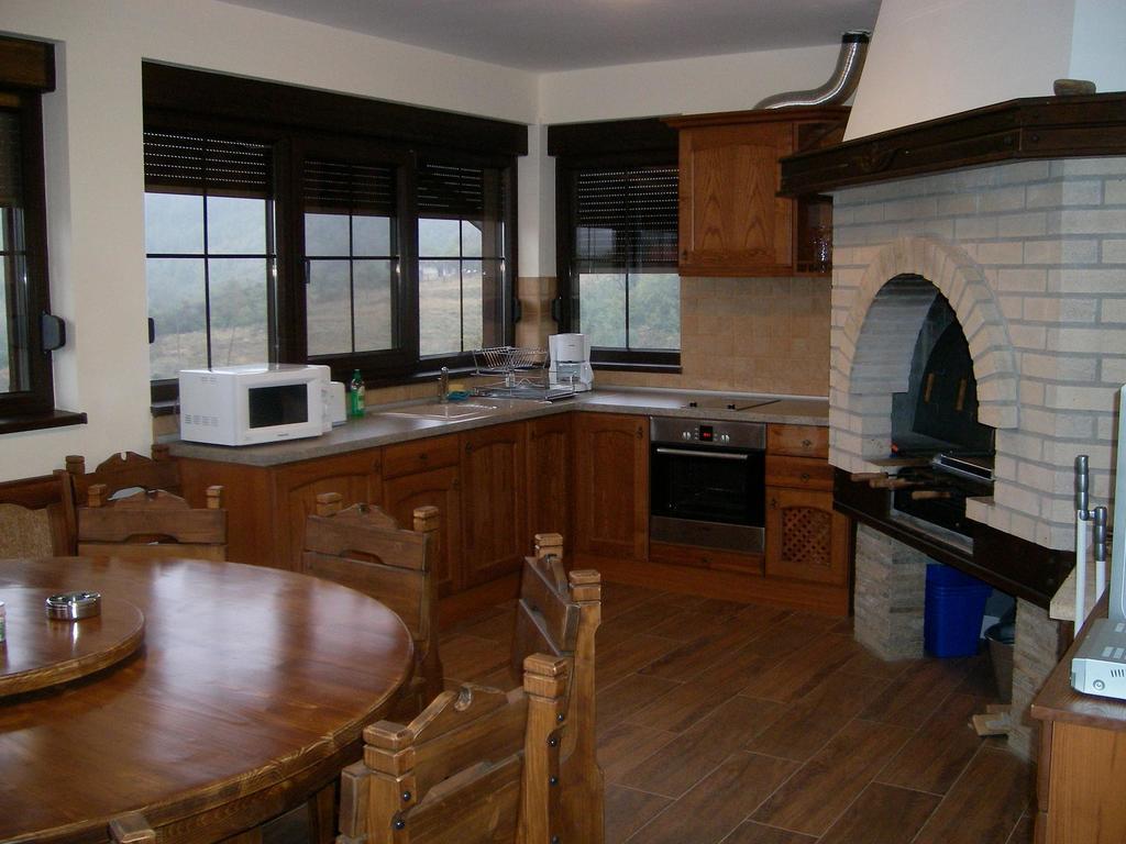 Sinabovite Houses Hotel Badevtsi Ruang foto