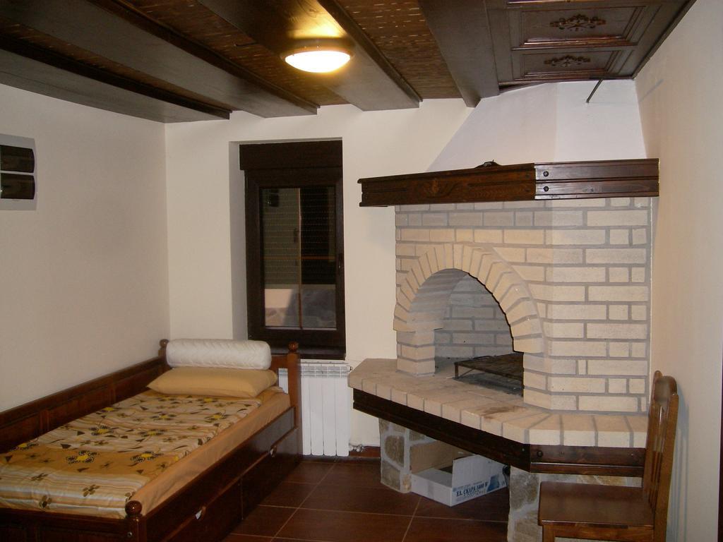 Sinabovite Houses Hotel Badevtsi Ruang foto