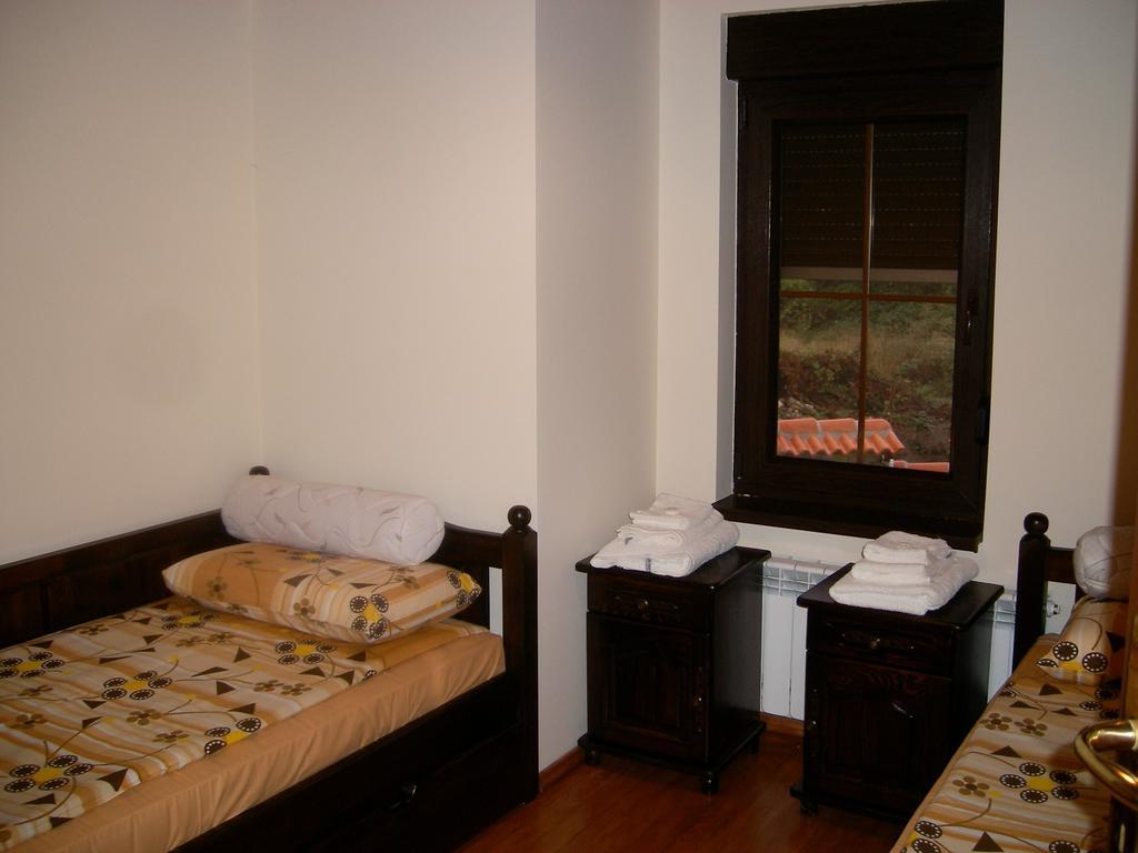 Sinabovite Houses Hotel Badevtsi Ruang foto