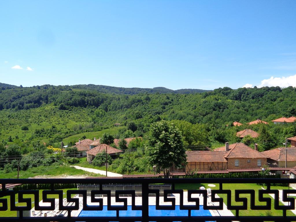 Sinabovite Houses Hotel Badevtsi Bagian luar foto