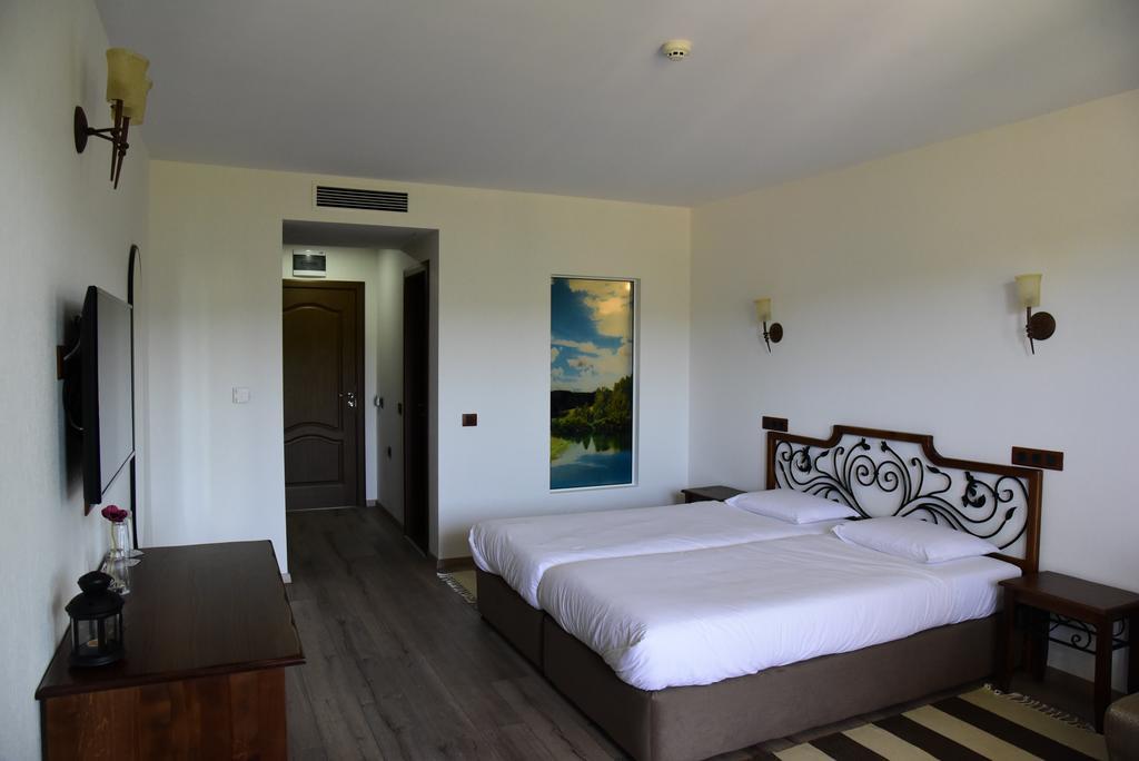 Sinabovite Houses Hotel Badevtsi Bagian luar foto