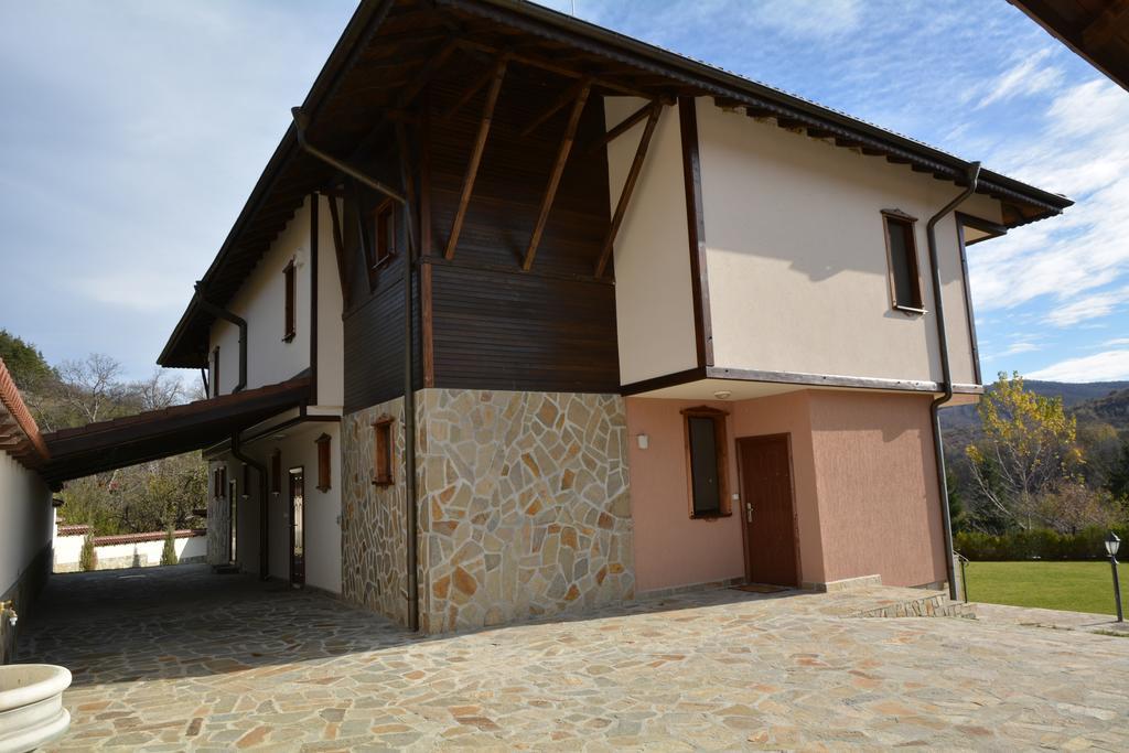 Sinabovite Houses Hotel Badevtsi Bagian luar foto