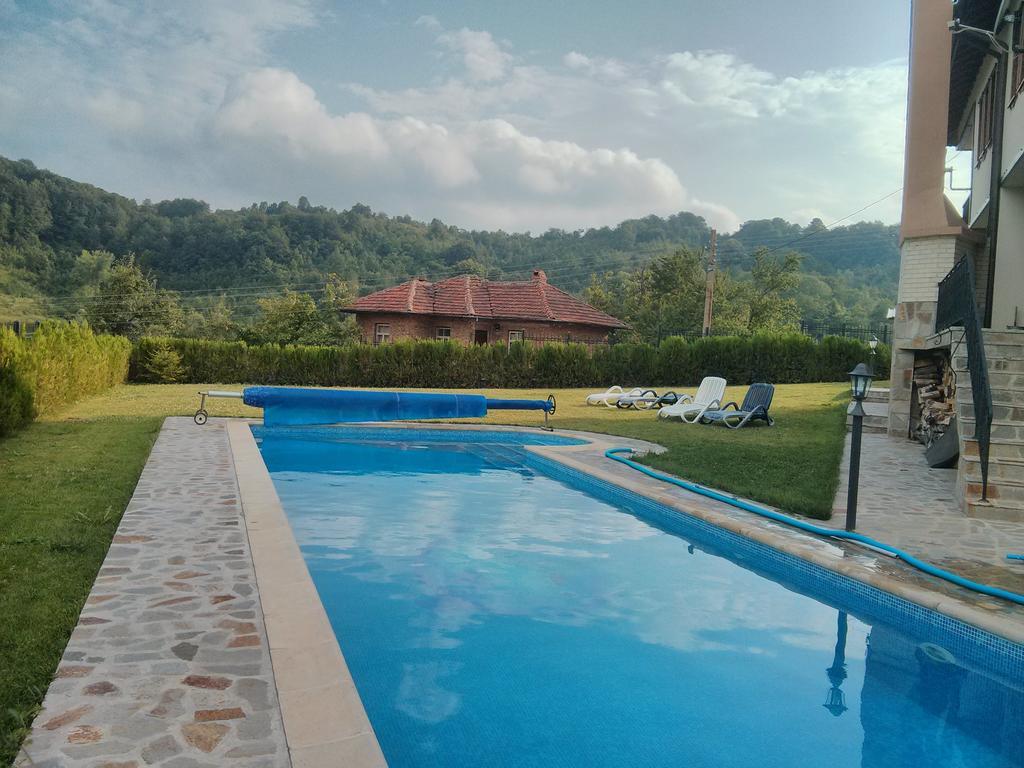 Sinabovite Houses Hotel Badevtsi Bagian luar foto