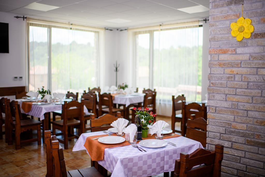 Sinabovite Houses Hotel Badevtsi Bagian luar foto
