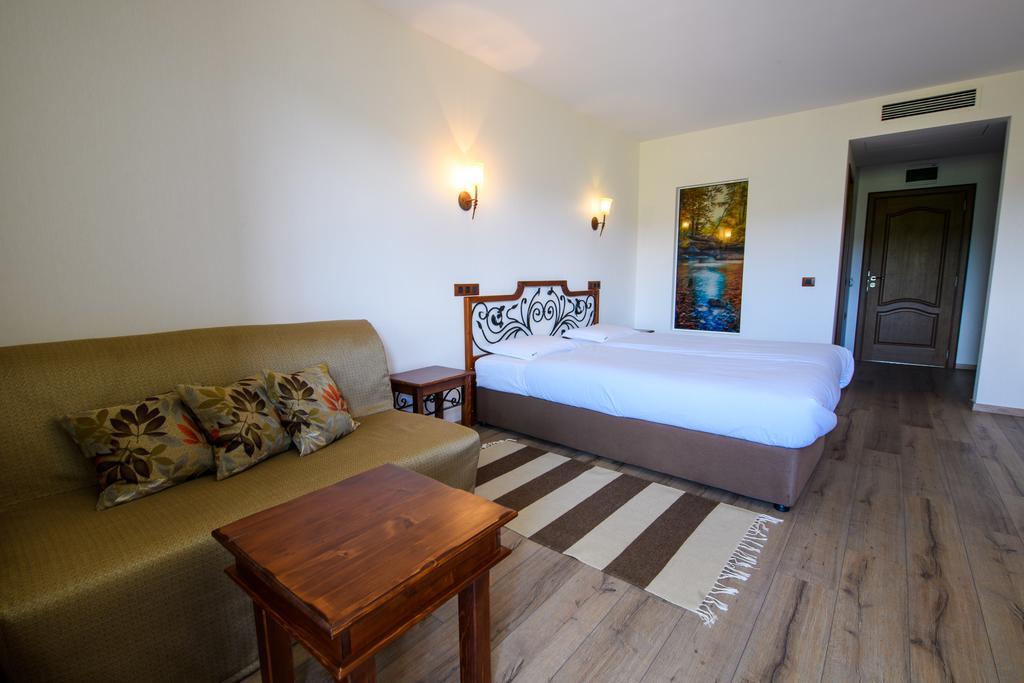 Sinabovite Houses Hotel Badevtsi Bagian luar foto
