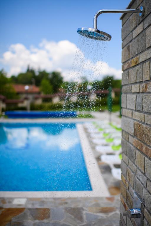 Sinabovite Houses Hotel Badevtsi Bagian luar foto